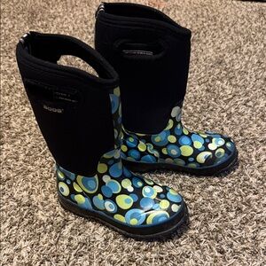 BOGS Kids' size 1 Insulated and Waterproof Winter Rain Boots